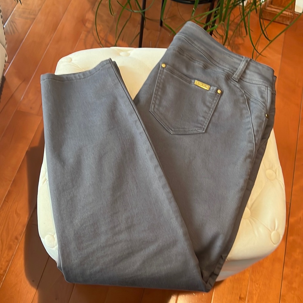 👖IMAN Global Chic Skinny Jeans